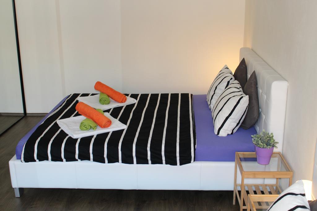 Go Native Prague Apartment ภายนอก รูปภาพ