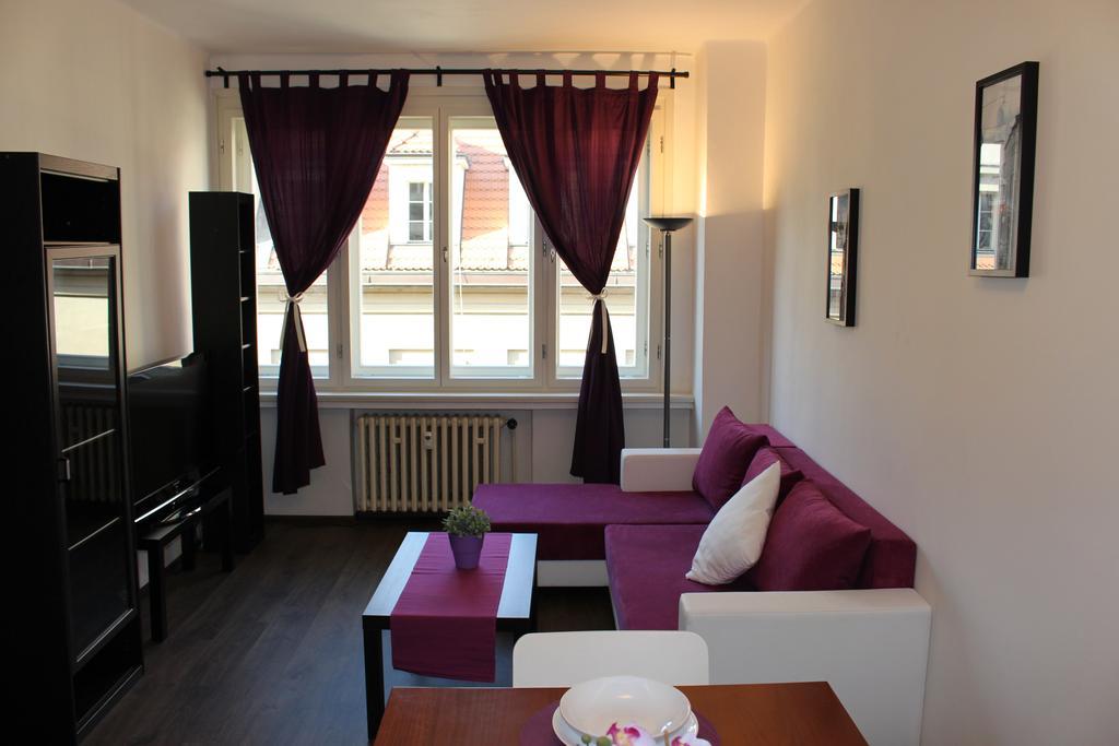 Go Native Prague Apartment ภายนอก รูปภาพ